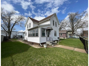 117 E Burns St Portage, WI 53901