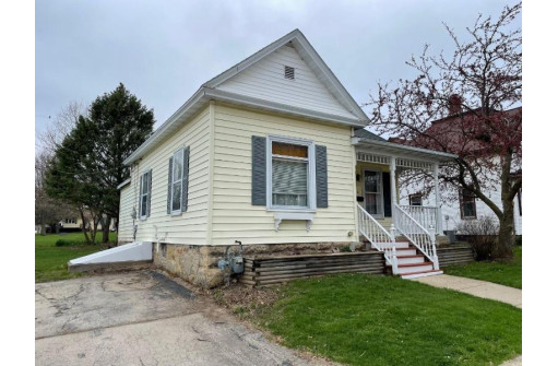 314 S Linn St, Dodgeville, WI 53533