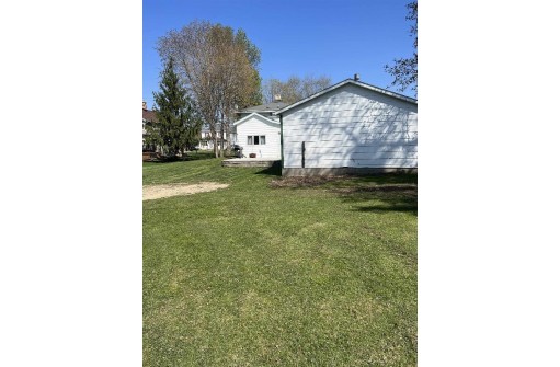 39 N Janesville St, Milton, WI 53563