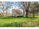 N4254 Sleepy Hollow Rd, Cambridge, WI 53523