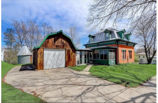 320 Walnut Street, Baraboo, WI 53913