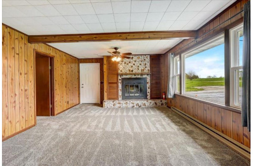 N1859 Blackhawk Island Road, Fort Atkinson, WI 53538