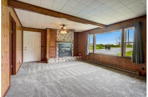 N1859 Blackhawk Island Road, Fort Atkinson, WI 53538