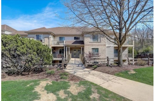 7201 Mid Town Road 111, Madison, WI 53719