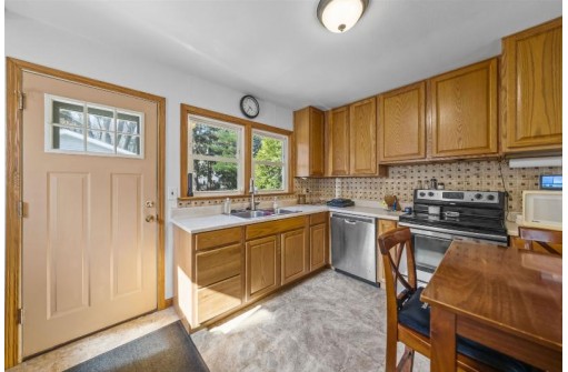 5714 Cedar Pl, Madison, WI 53705