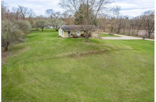 W8115 County Road P, Pardeeville, WI 53954