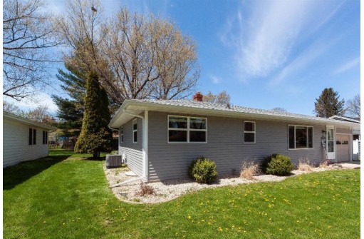 1523 N Concord Drive, Janesville, WI 53545