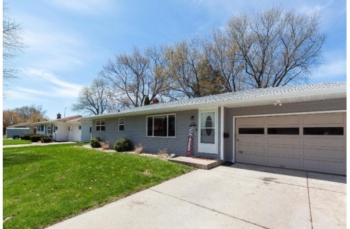 1523 N Concord Drive, Janesville, WI 53545