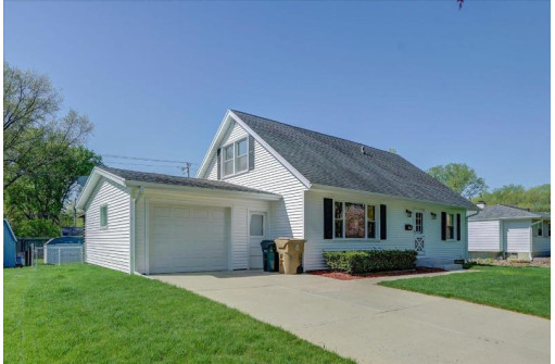 4525 Leo Drive, Madison, WI 53716