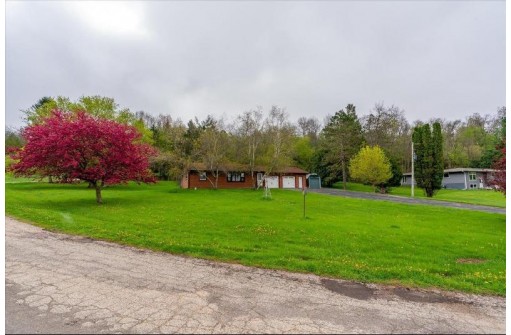 4880 Carya Rd, Cross Plains, WI 53528