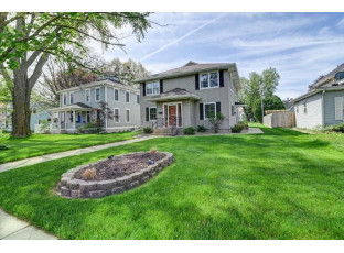 314 E Main St Waunakee, WI 53597