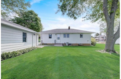 809 S Main Street, Lake Mills, WI 53551