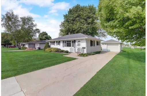 809 S Main Street, Lake Mills, WI 53551