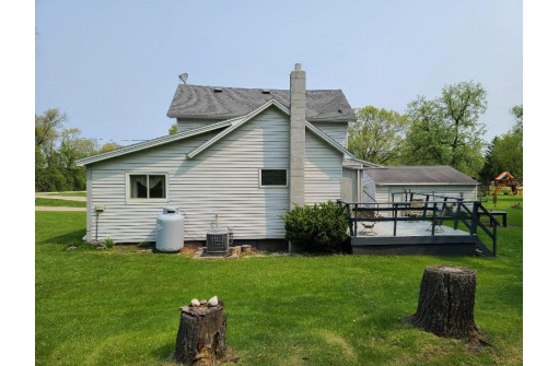 562 Pease Road, Pardeeville, WI 53954