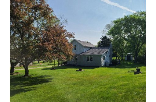 562 Pease Road, Pardeeville, WI 53954