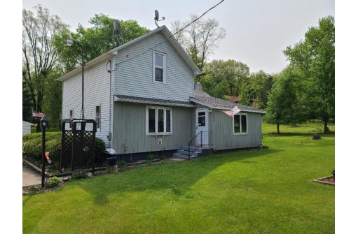 562 Pease Road, Pardeeville, WI 53954