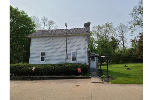 562 Pease Road, Pardeeville, WI 53954