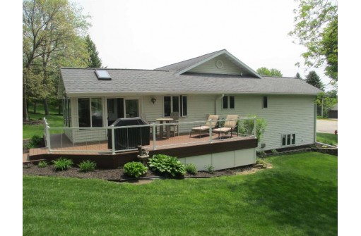 836 Sequoia Circle, Baraboo, WI 53913