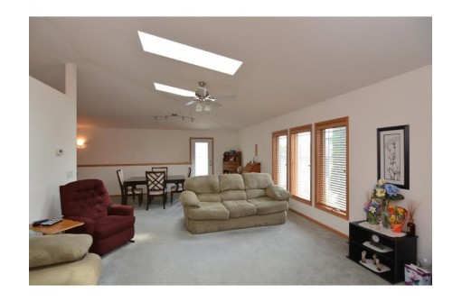 1585 Smithfield Drive, Sun Prairie, WI 53590