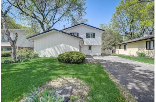 6118 Raymond Road, Madison, WI 53711