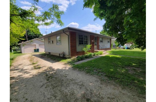 406 Wilcox Street, Fort Atkinson, WI 53538