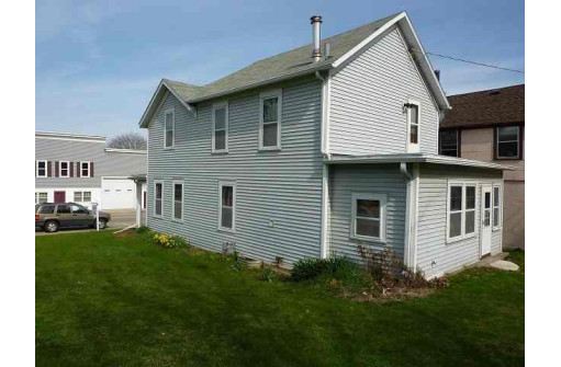 112 N Main St, Deerfield, WI 53531