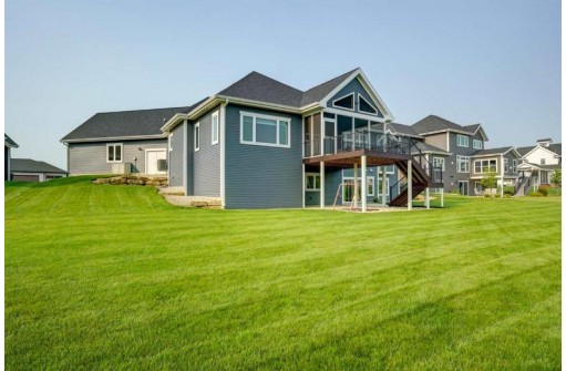 5784 Equestrian Way, Waunakee, WI 53597