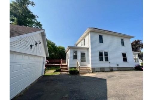 244 S High Street, Markesan, WI 53946-7188