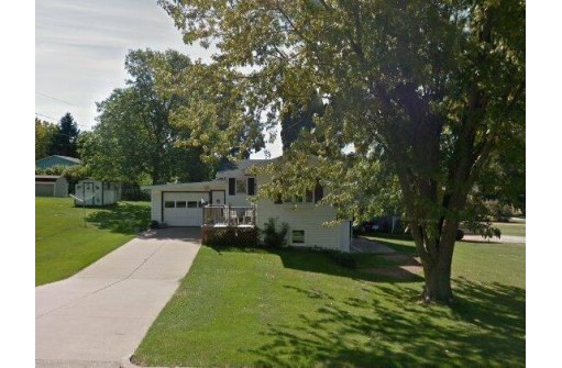 895 Camp St, Platteville, WI 53818