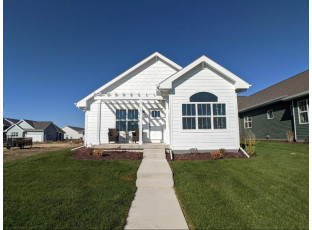 13 Bluestem Pass Mount Horeb, WI 53572