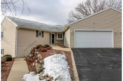 112 Buckingham Court 212, Cambridge, WI 53523