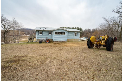 N4254 County Road H, Elroy, WI 53929