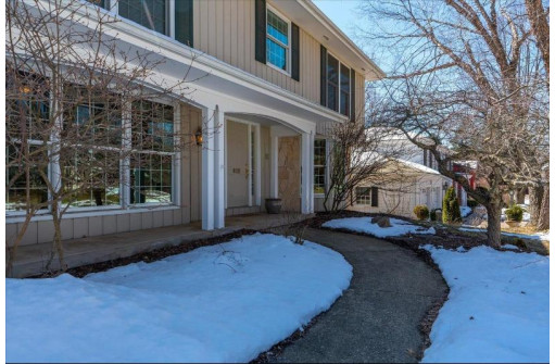 409 Bryce Canyon Circle, Madison, WI 53705