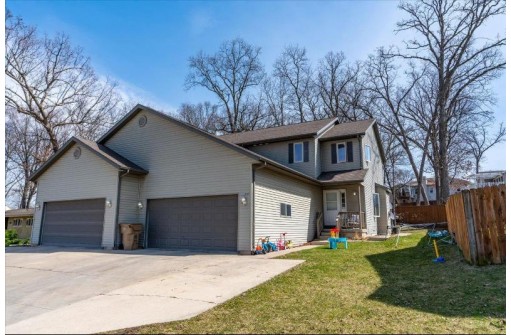 1043 N Thompson Drive, Madison, WI 53704