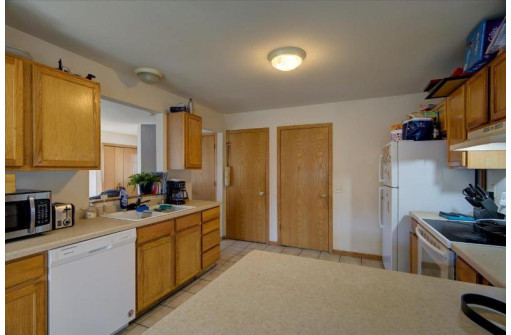 1043 N Thompson Drive, Madison, WI 53704