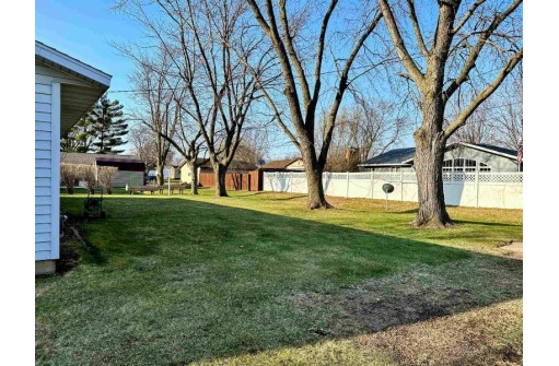 1007 S 15th Street, Prairie Du Chien, WI 53821-2319