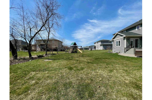 116 Onyx Court, Oregon, WI 53575