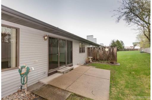 4 Village Homes Drive, Waunakee, WI 53597