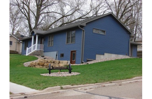 905 Center Street, Mineral Point, WI 53565