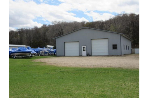 W6249 Highway 33, Pardeeville, WI 53954