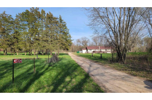 W5324 Buffalo Drive, Montello, WI 53949