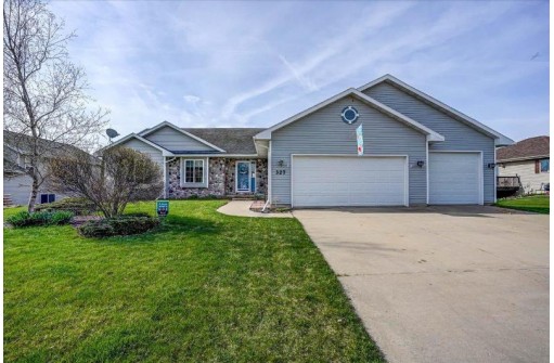 327 Country Clover Drive, DeForest, WI 53532