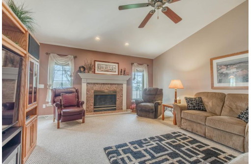 2752 Brooks Ridge Drive, Sun Prairie, WI 53590