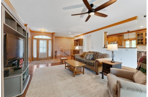 E9402 Bay Hill Court, Wisconsin Dells, WI 53965