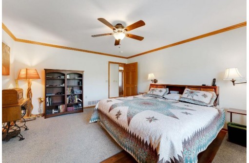 E9402 Bay Hill Court, Wisconsin Dells, WI 53965