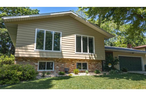 3816 Constitution Drive, Middleton, WI 53562