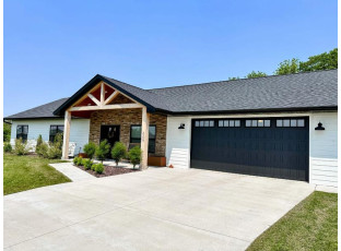 2309 Stephanie Circle Prairie Du Chien, WI 53821