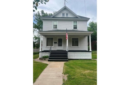 203 N Oak Street, Reedsburg, WI 53959