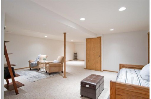 1827 Harwood Court, Sun Prairie, WI 53590