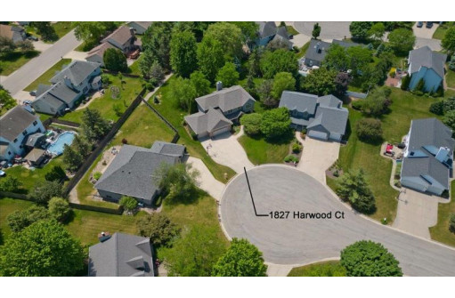 1827 Harwood Court, Sun Prairie, WI 53590